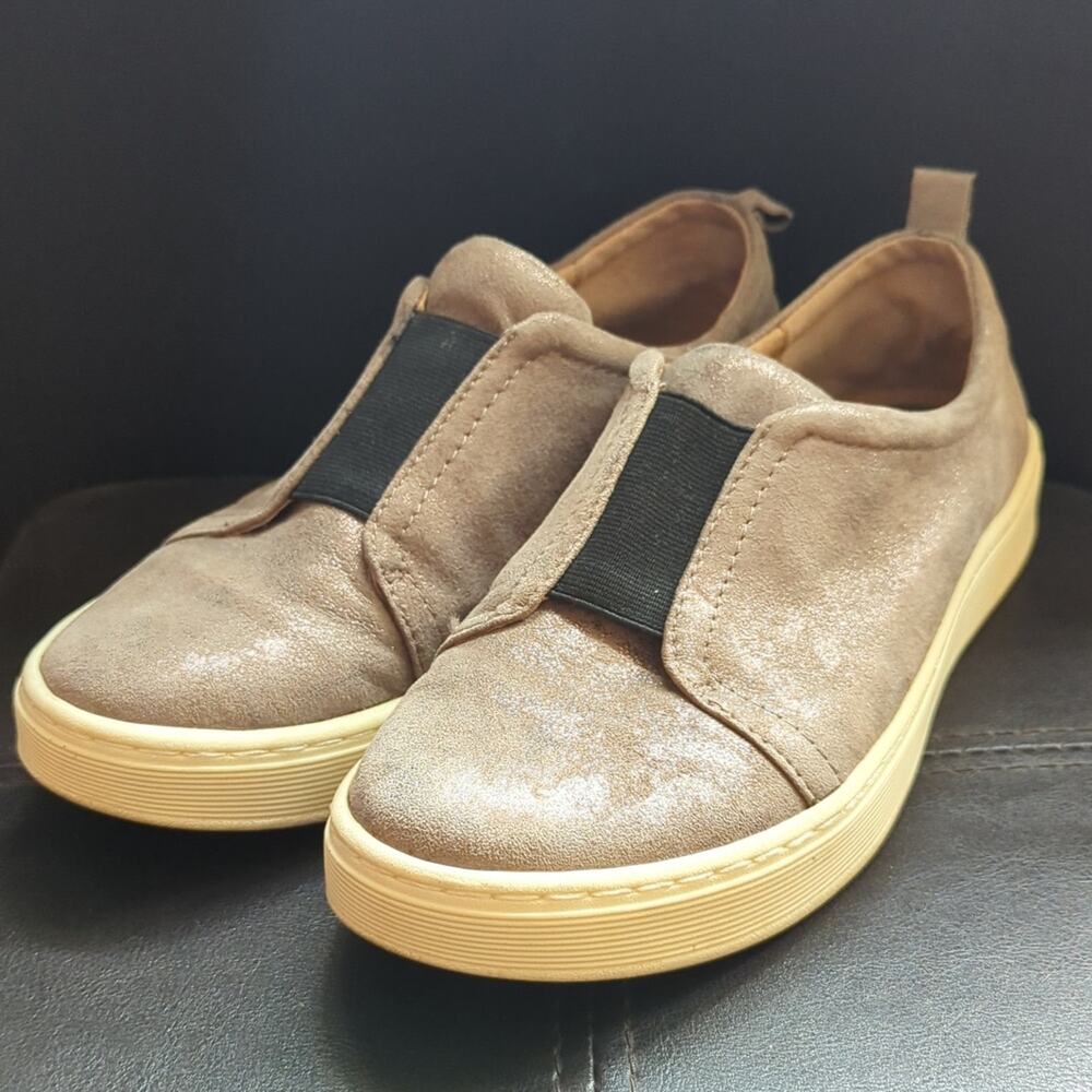 Sofft Safia Metallic Gray Leather Slip On Comfort Sneakers Flats Size 8